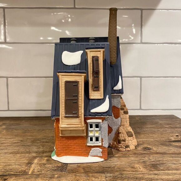 Department 56 Yankee Jud Bell Casting New England Village #5643-0 Heritage - Picture 2 of 11